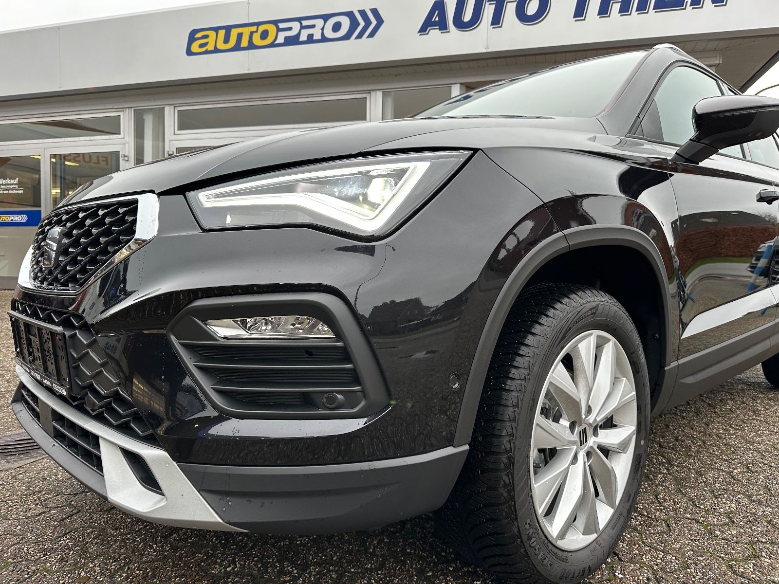 Fahrzeugabbildung SEAT Ateca 1.5 TSI Style DSG AHK/Navi/ACC/SHZG/LED