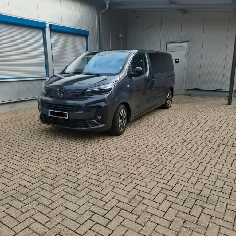 Image of Peugeot Traveller