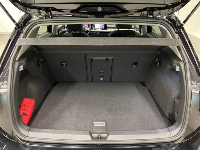 Golf VIII Move 1.0 eTSI DSG PDC LED ACC Pano SHZ