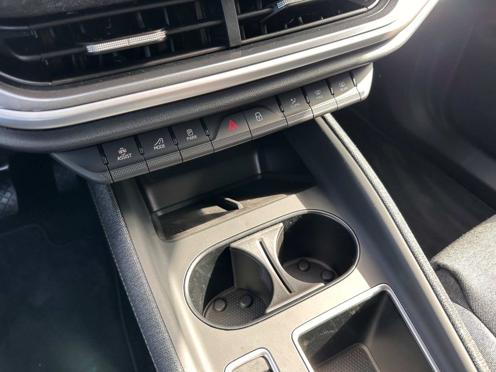 Fahrzeugabbildung SKODA Elroq 60 Loft AHK/ACC/Navi/LED/RFK/PDC/APP