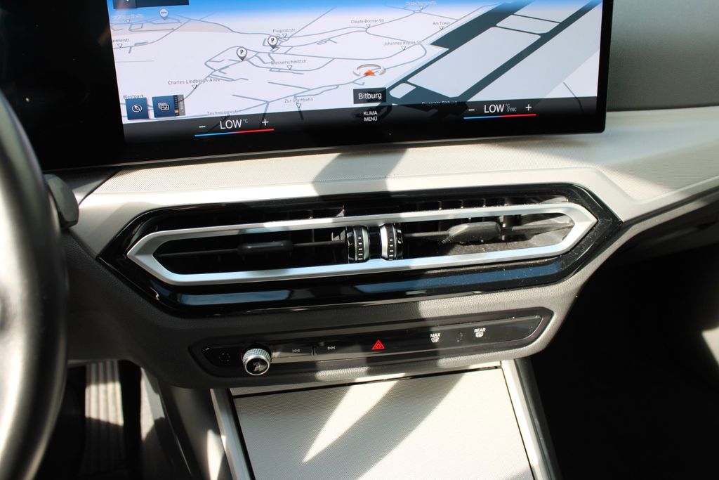 BMW 320d xDrive Touring AUT NAVI LED SHZ LIVE COCKPI