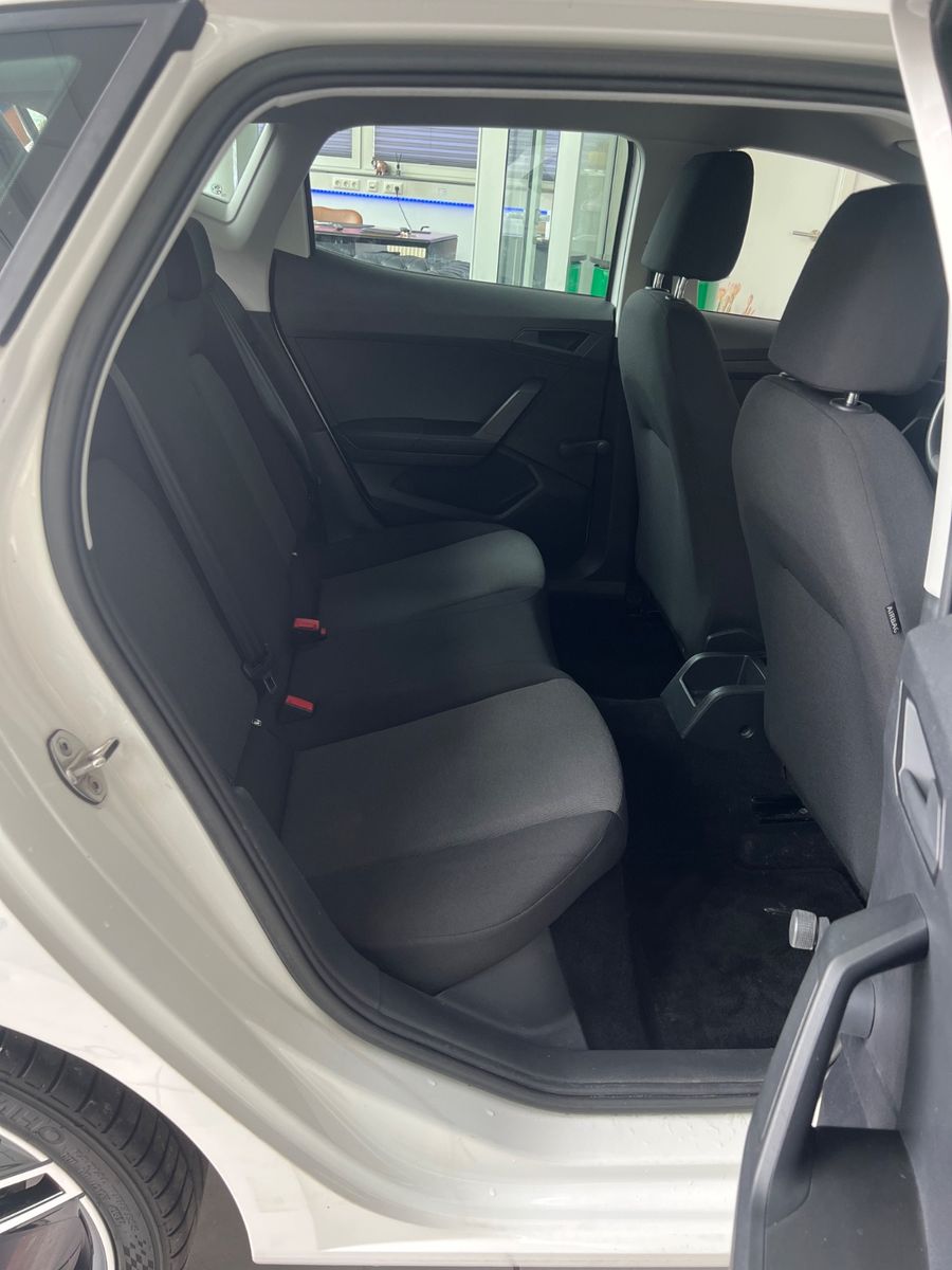 Fahrzeugabbildung SEAT Ibiza 1.6 TDI  Reference*NAVI*CAR-PLAY*ALUFELGEN
