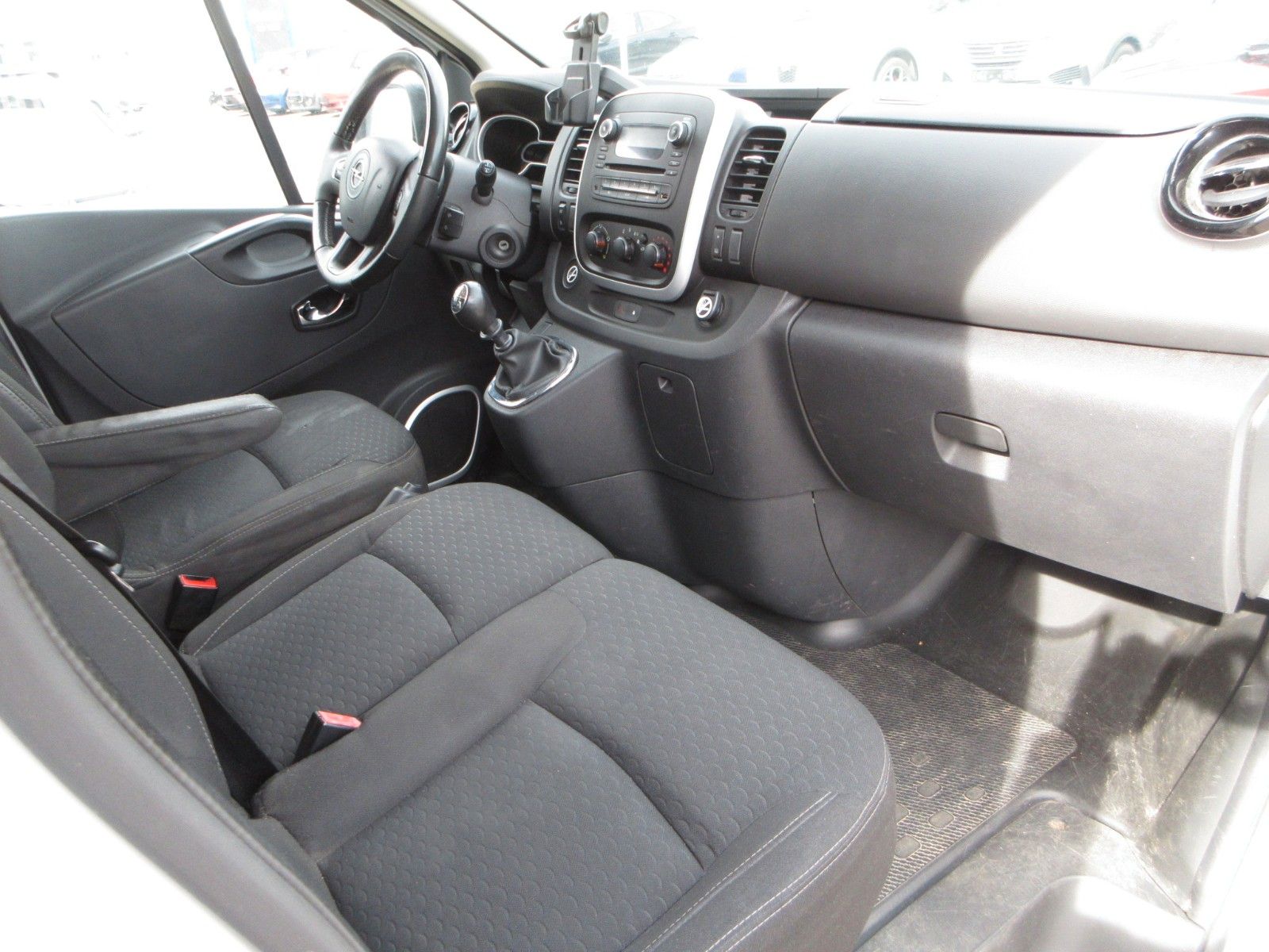 Fahrzeugabbildung Opel Vivaro Kasten L2H1  LED/PDC/TEMPOMAT