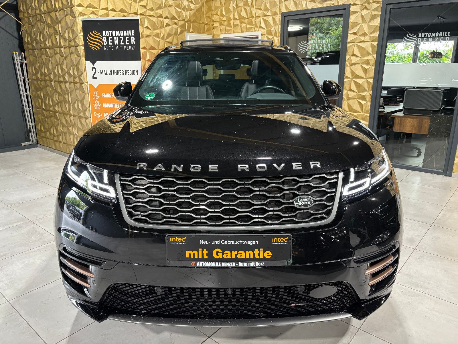 Fahrzeugabbildung Land Rover Range Rover Velar R-Dynamic SE/PANO/MEMORY/APPLE