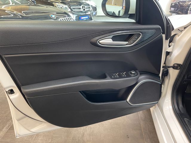 Alfa Romeo Giulia 2,2 JTDM Executive *BI-XENON*ACC*AHK*LED*