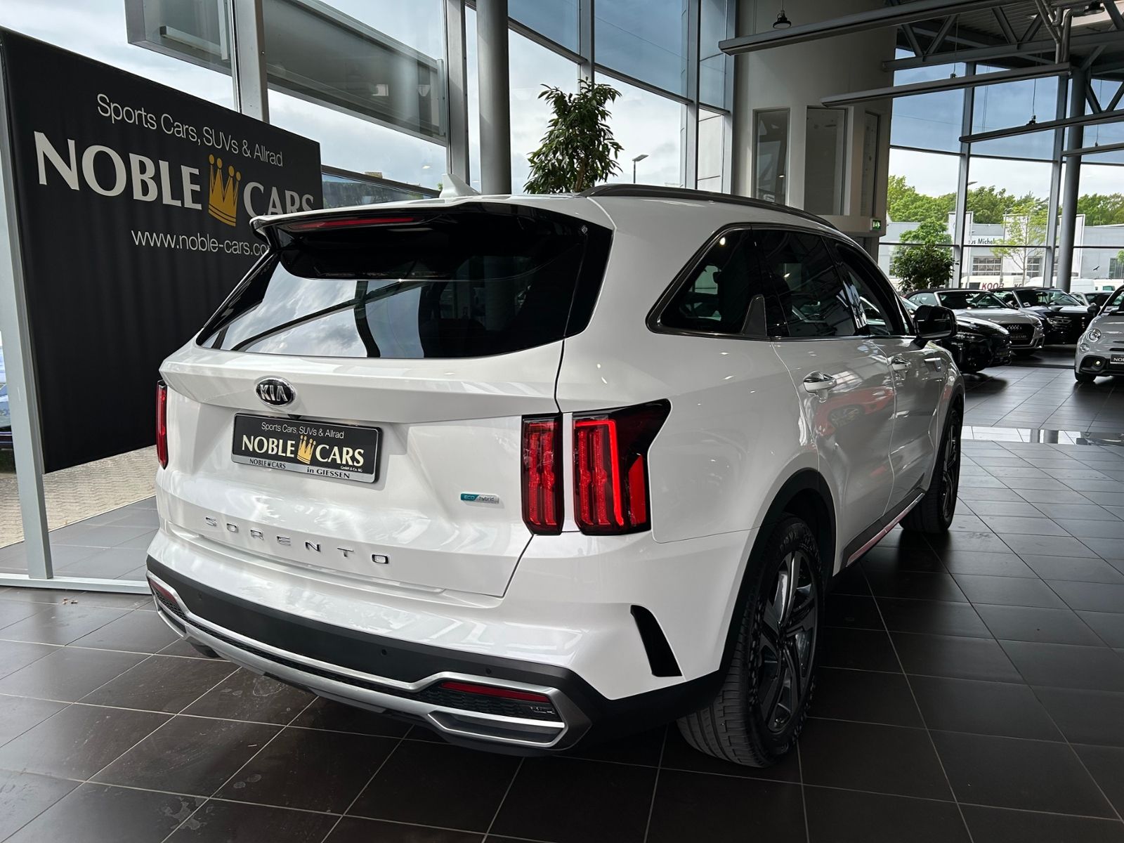 Fahrzeugabbildung Kia Sorento Hybrid HEV Spirit 2WD LEDER LED NAV 19"