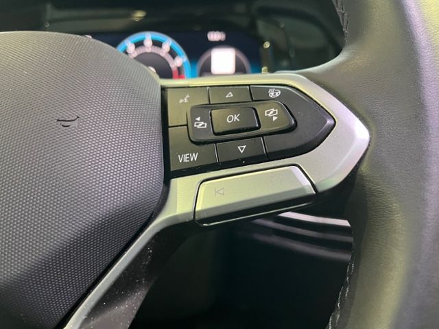 Fahrzeugabbildung Volkswagen Golf 1.5 eTSI DSG LIFE PANORAMA NAVI GJR HUD