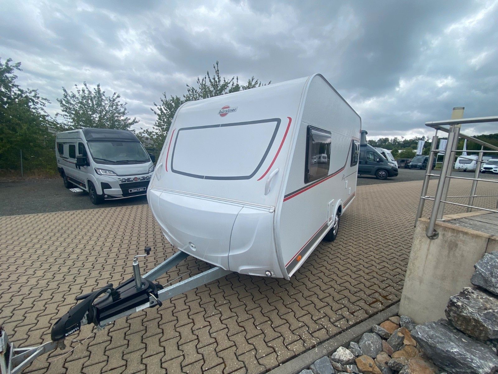 Fahrzeugabbildung Bürstner Premio Life 430 TS *1.360Kg*Paket 1+2