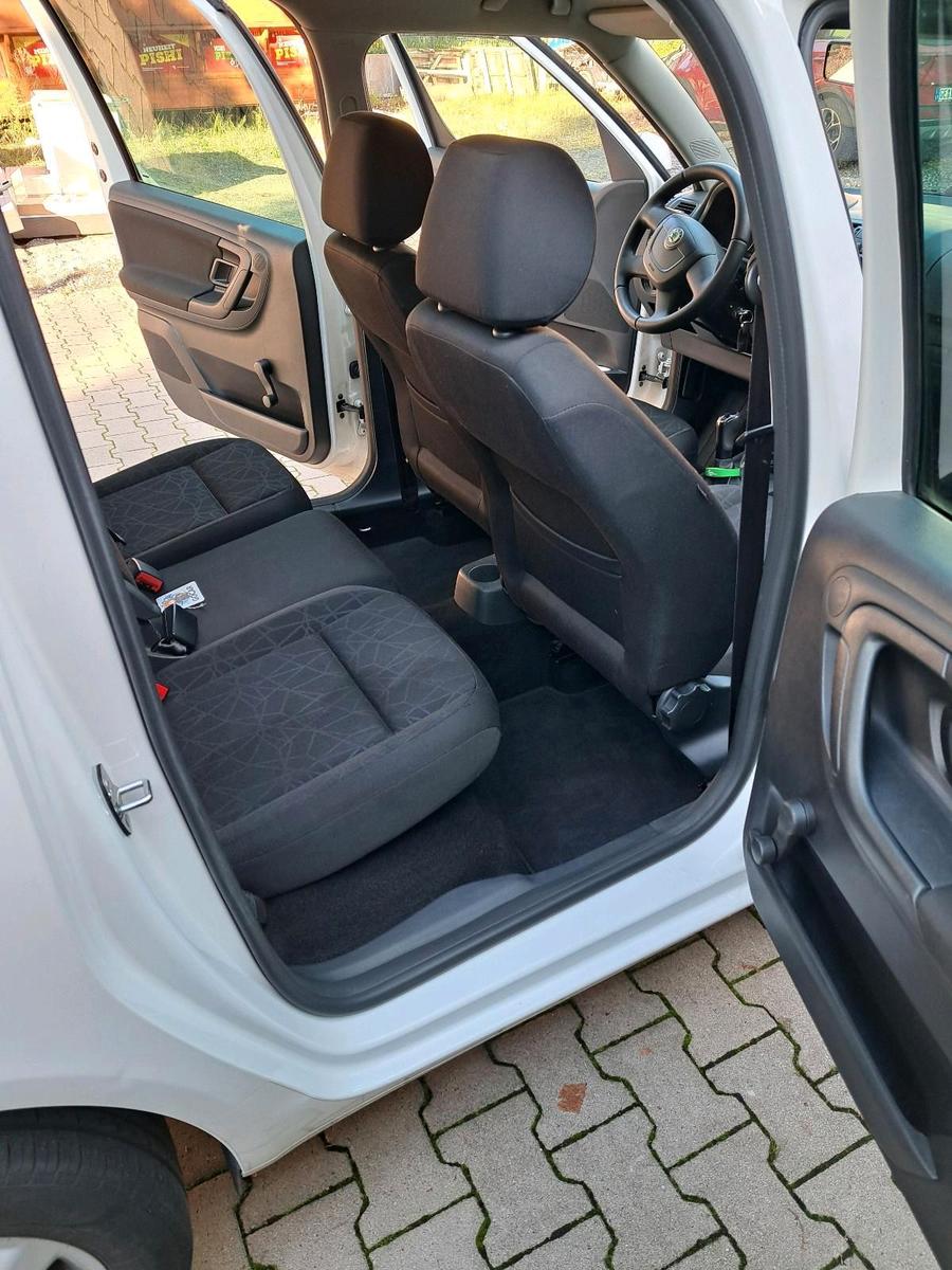 Skoda Roomster 2012 — photo 8