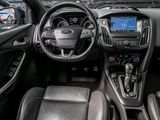 Ford Focus Turnier 2.0 ST Navi Xenon Kamera DAB - Ford mit Benzin-Antrieb: Kombi