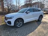 Volkswagen Touareg 3.0 V6 TDI 170kW 4MOT Tiptr. R-Line ...