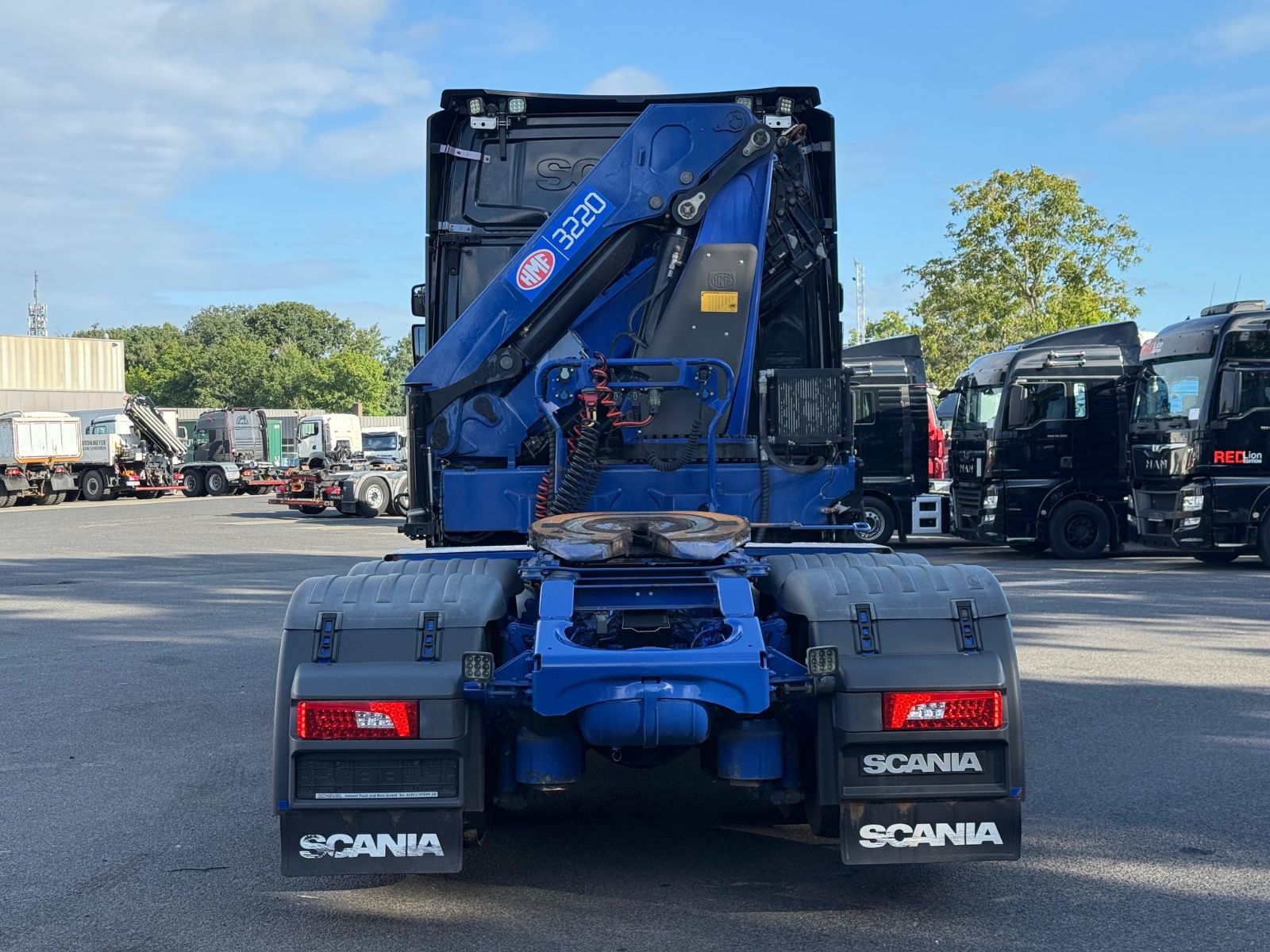Fahrzeugabbildung Scania R580 V8 HMF 3220-K4 Kran Funk 66 t