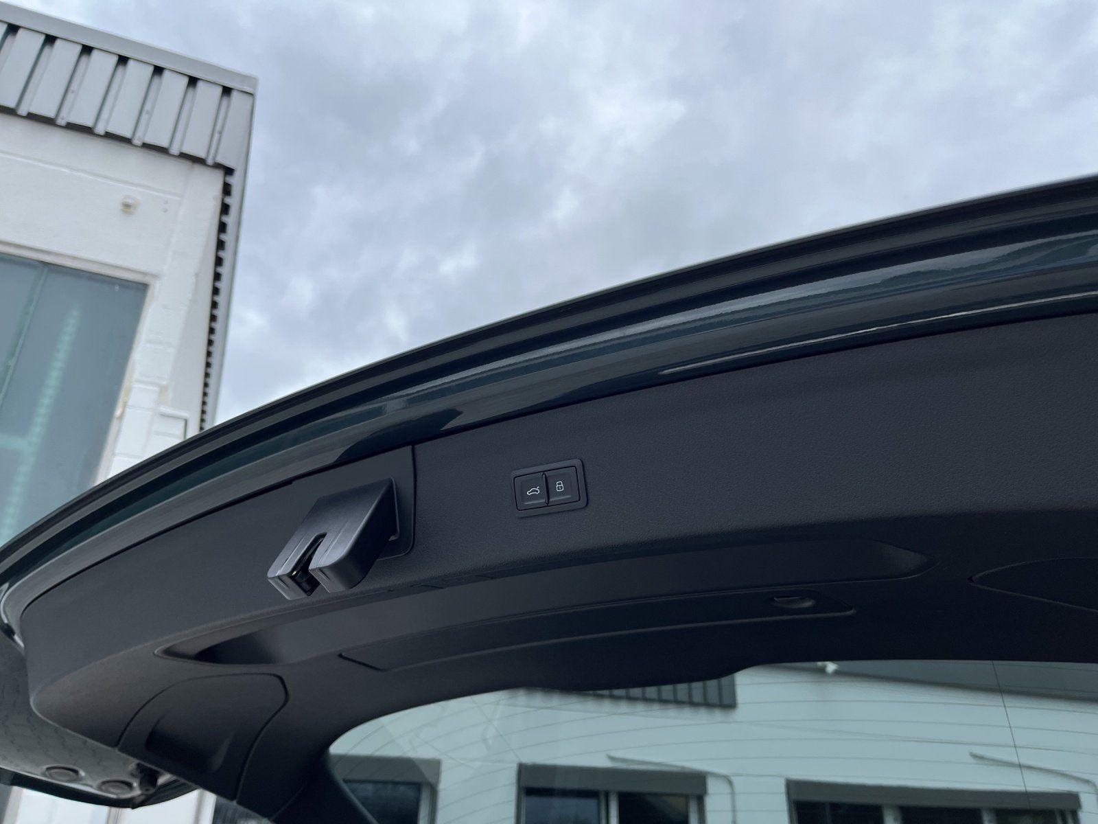 Fahrzeugabbildung Audi Q3 2.0 TFSI quattro S-LINE Comp./PANO/KAMERA/LED