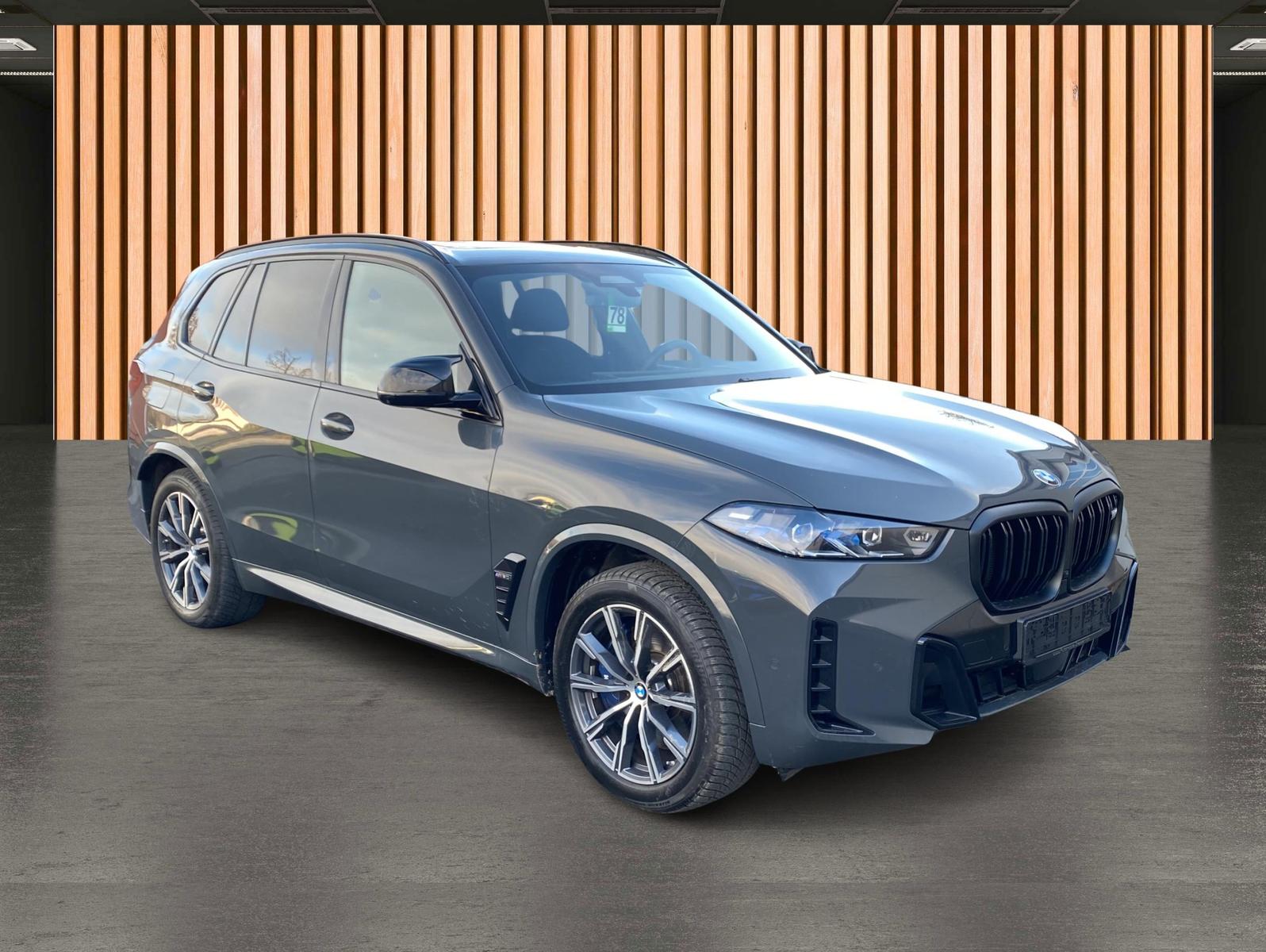BMW X5 M60 i xDrive*NP 144.000€*SkyLounge