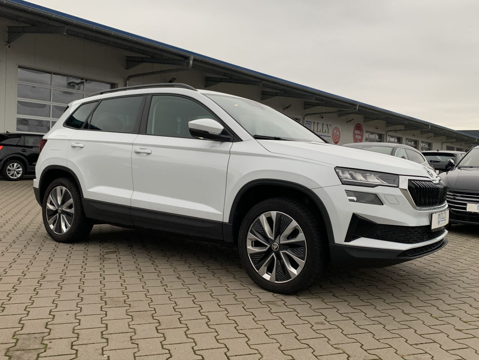 Fahrzeugabbildung SKODA Karoq 2.0 TDI*4x4*LED*Cam*ACC*Navi*PDC*Spur*