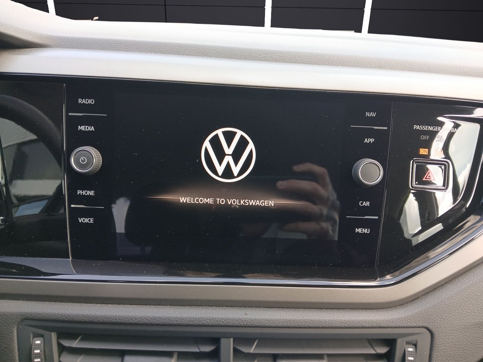 Fahrzeugabbildung Volkswagen Polo Comfortline 1.0 TSI Navi Klima PDC SH