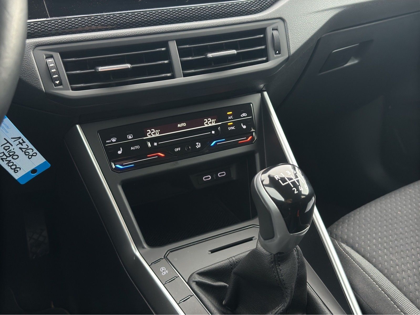 Fahrzeugabbildung Volkswagen Taigo Life TSI LED SH DAB+ PDC