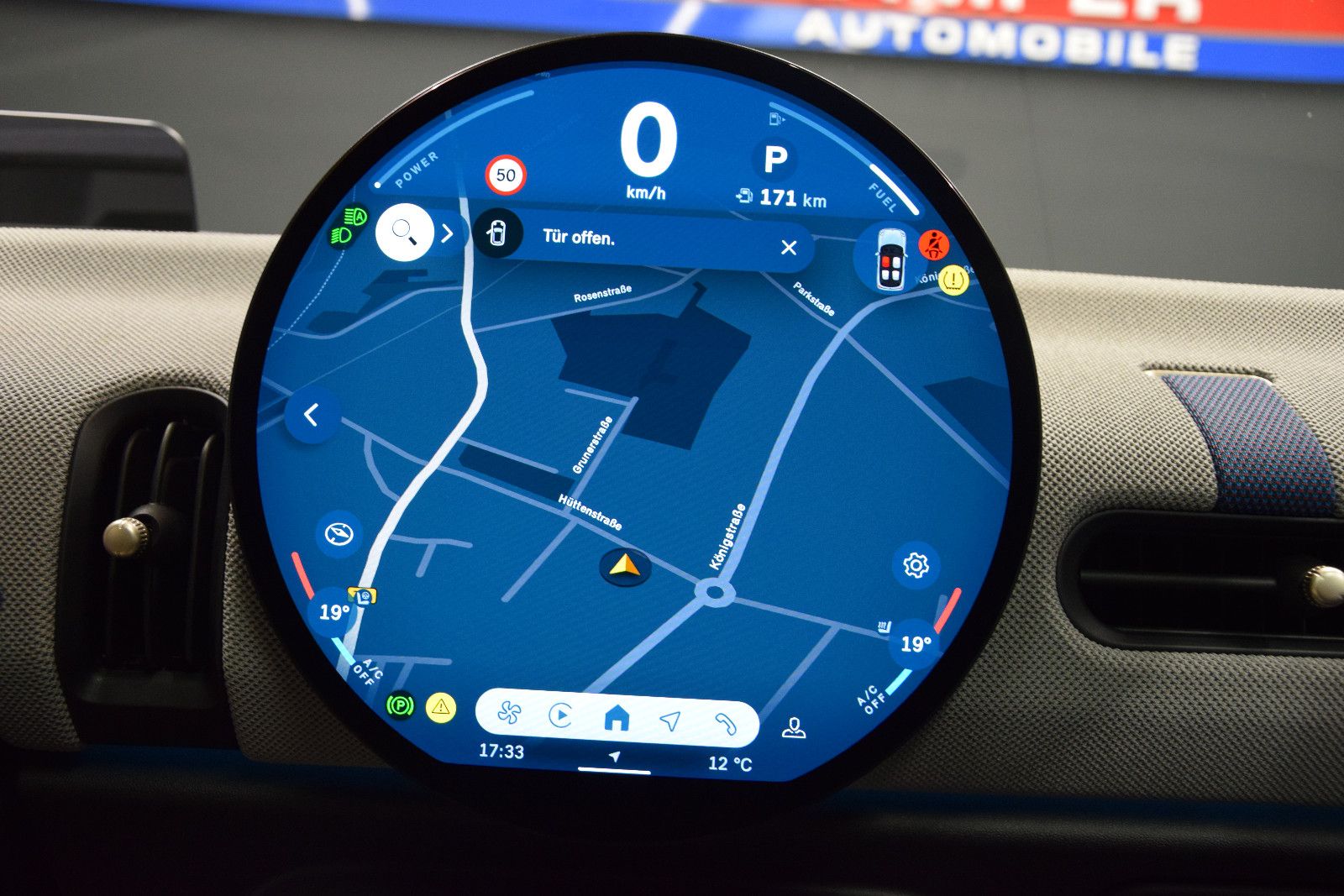 Fahrzeugabbildung MINI Cooper S Favoured Trim M Pano HuD Leder 18 Zoll
