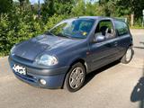 Renault Clio 1.6 Automatik TÜV 05.26 Klima... - gebrauchte Renault Clio aus dem Jahr 2000