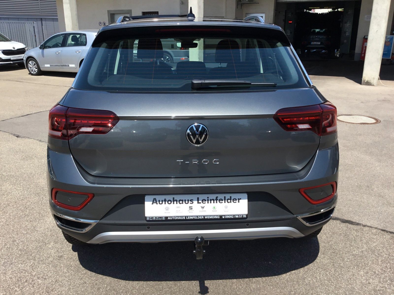 Fahrzeugabbildung Volkswagen T-Roc 1.5 TSI DSG Style+AHK+LED+ACC+17"+Kamera