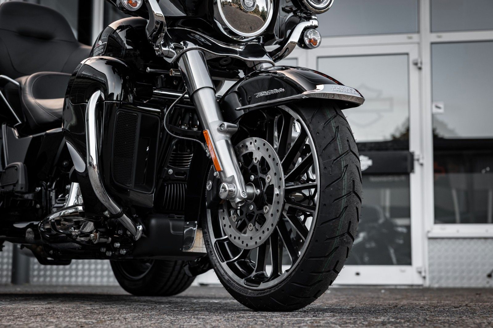 Fahrzeugabbildung Harley-Davidson TRI GLIDE ULTRA TRIKE 114 MY25 FLHTCUTG VORFÜHRF