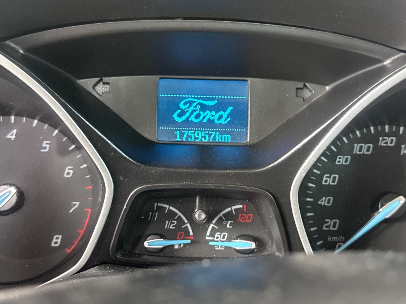 Ford Focus 2014 — photo 10