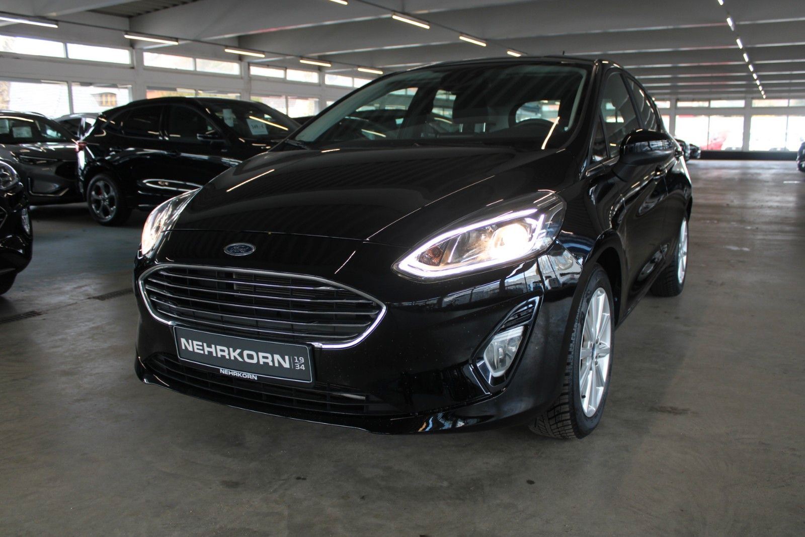 Fahrzeugabbildung Ford Fiesta Titanium 5-T KLIMA Allwetter PDC WinterP.