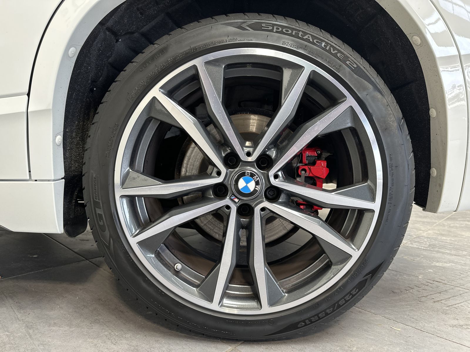 Fahrzeugabbildung BMW X2 xDrive20d M-Sport NAV+LED+AHK+PANO+KAM+19ZOLL