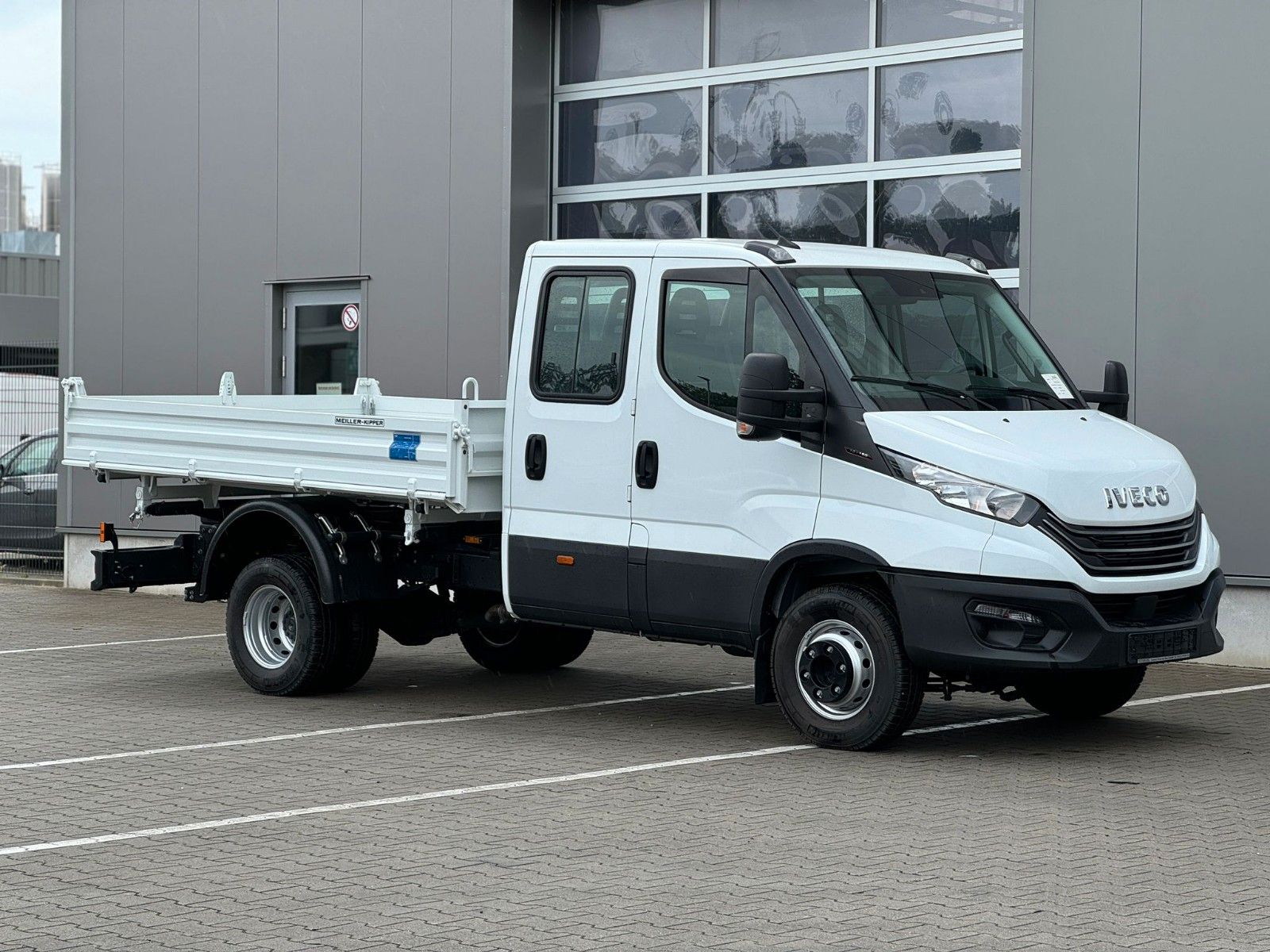 Fahrzeugabbildung Iveco Daily 70C18 MEILLER DOKA Nutzlast 3.430Kg