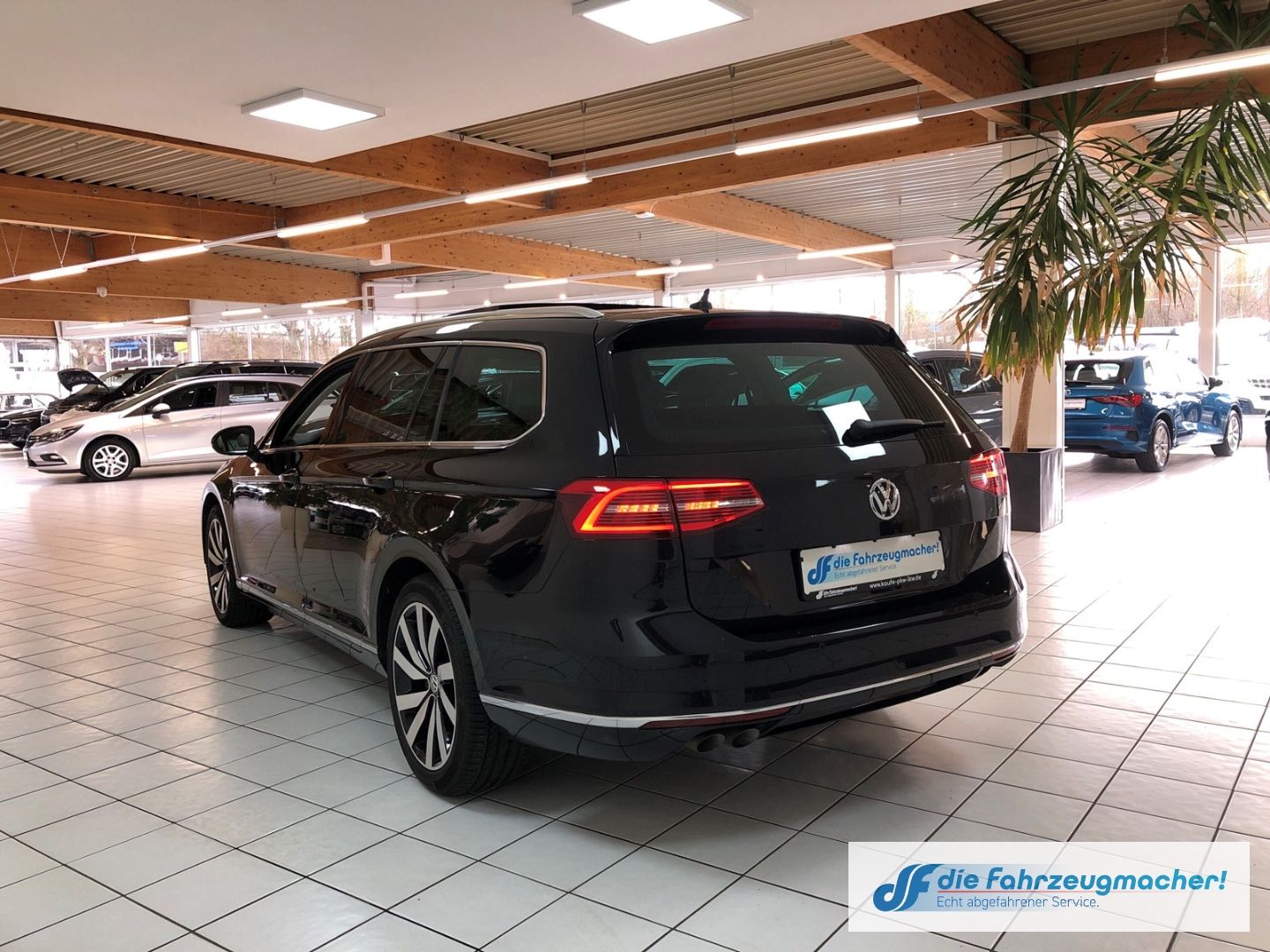 Fahrzeugabbildung Volkswagen Passat Variant Highline 2.0 TDI AHK-schw.Pano Vi