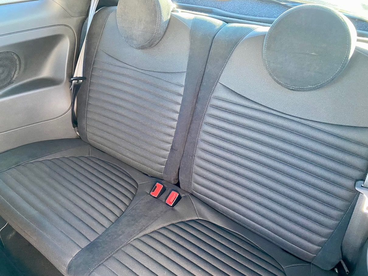 Fahrzeugabbildung Abarth 695 AAC NAVI BI-XENON BEATS MTA PAKET