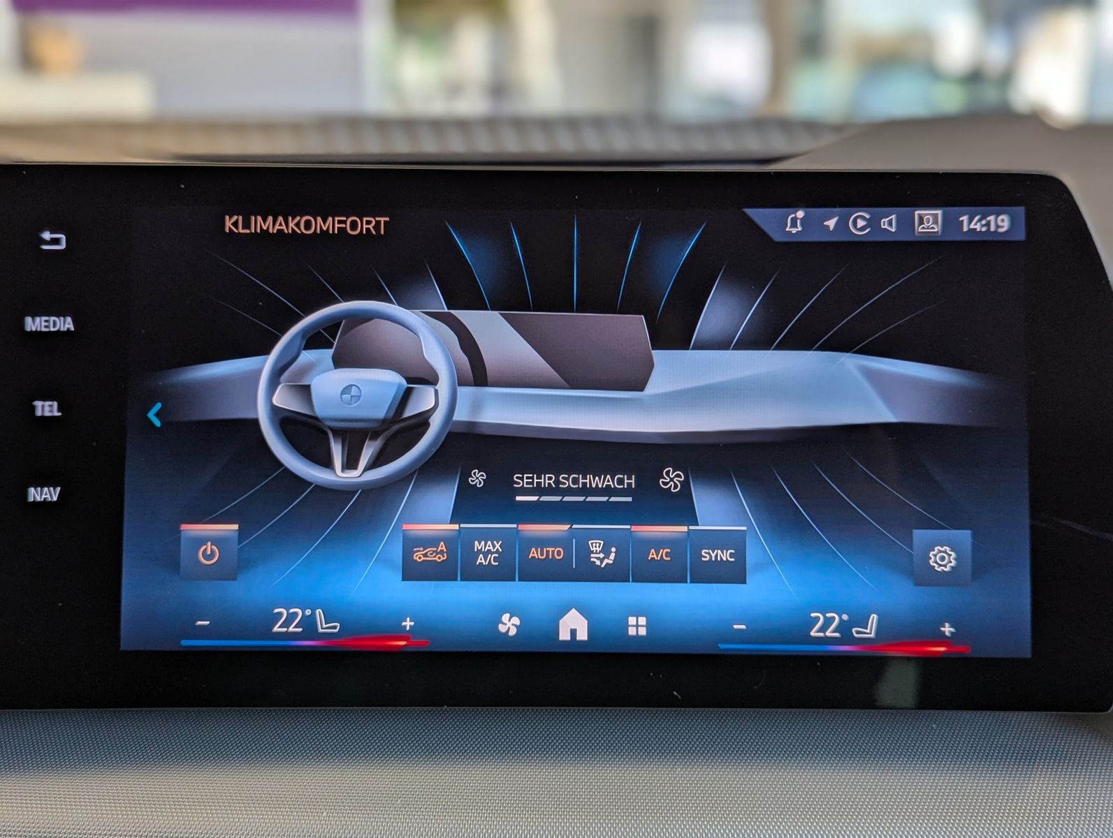 BMW 218 Active Tourer i Panorama Sport-Sitze AHK - Image 31