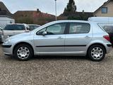 Peugeot 307 1.6 Premium Automatik Scheckheft AHK Klima - Peugeot 307 in Hannover