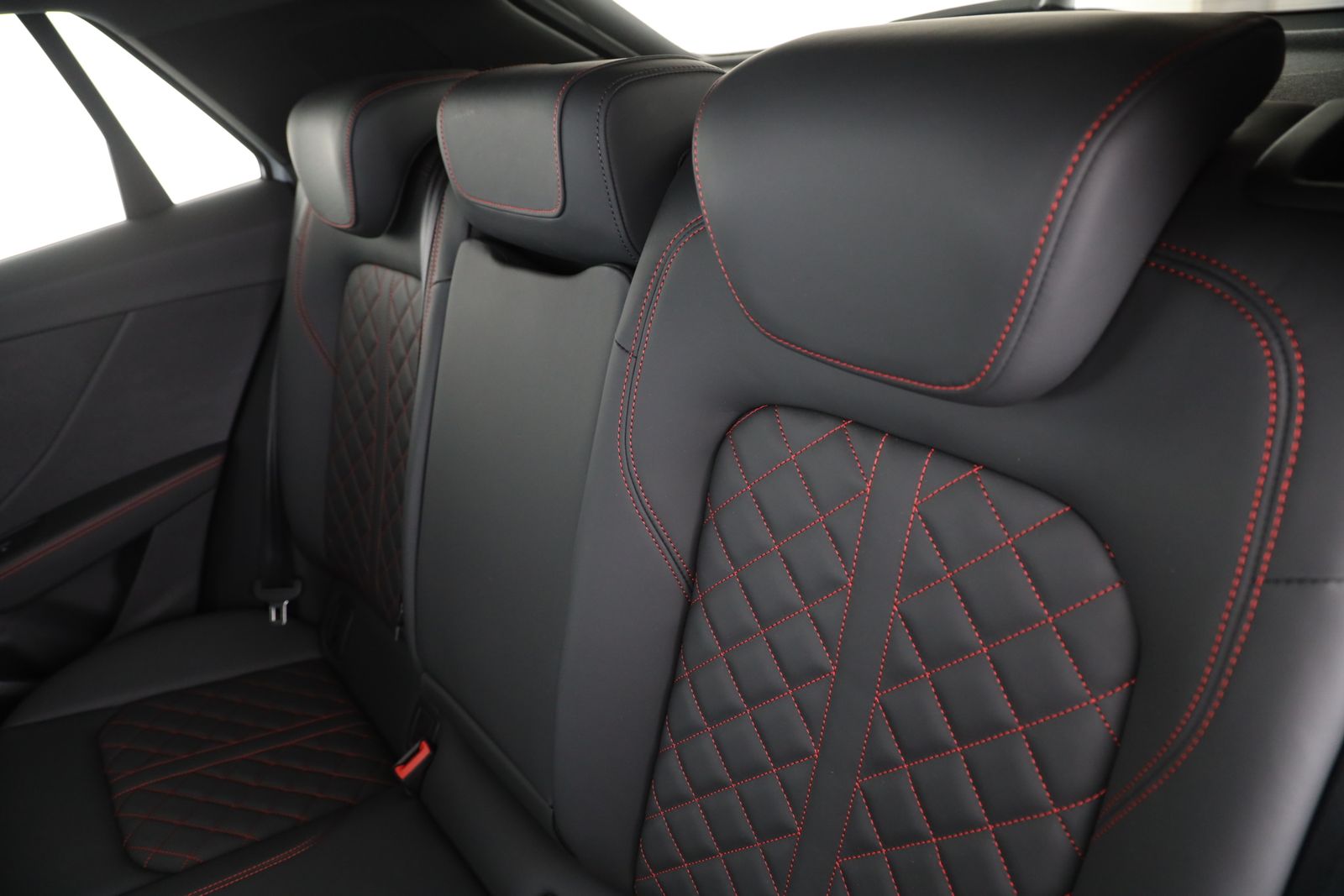 Audi SQ2 - Bild 13