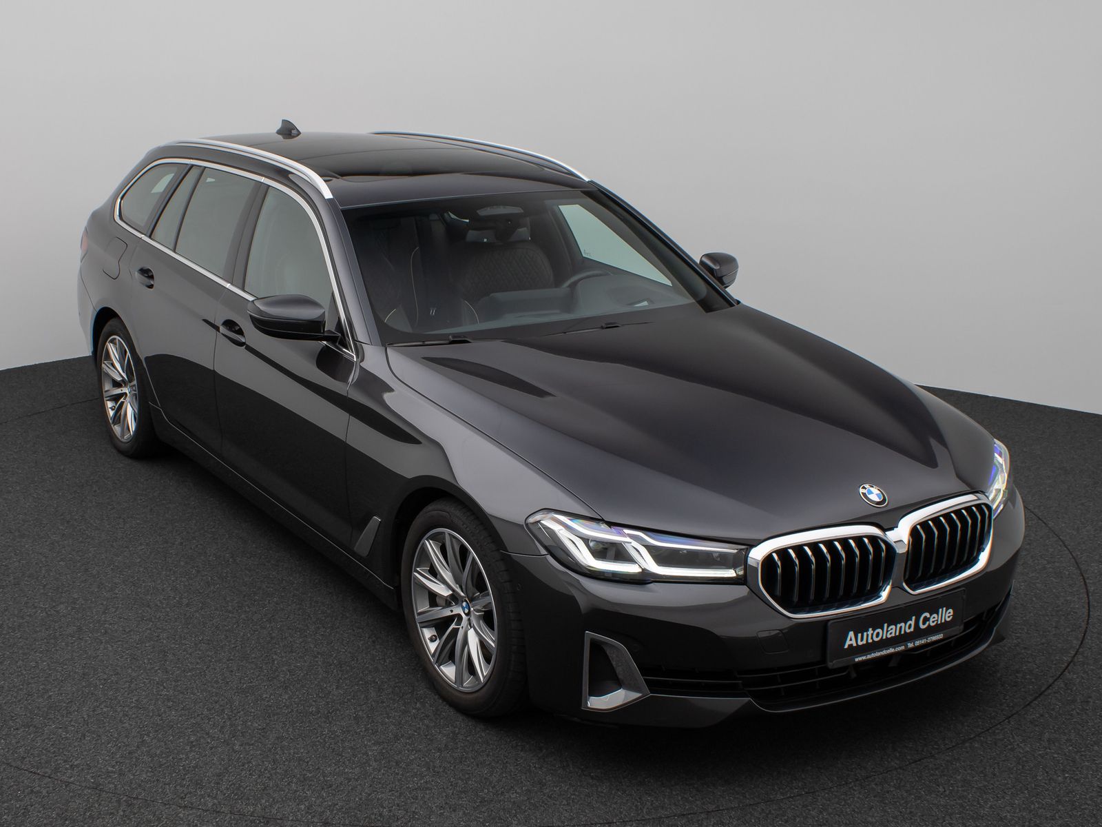 Fahrzeugabbildung BMW 530d xD LuxuryLine Panoram Kamera Laser HUD HiFi