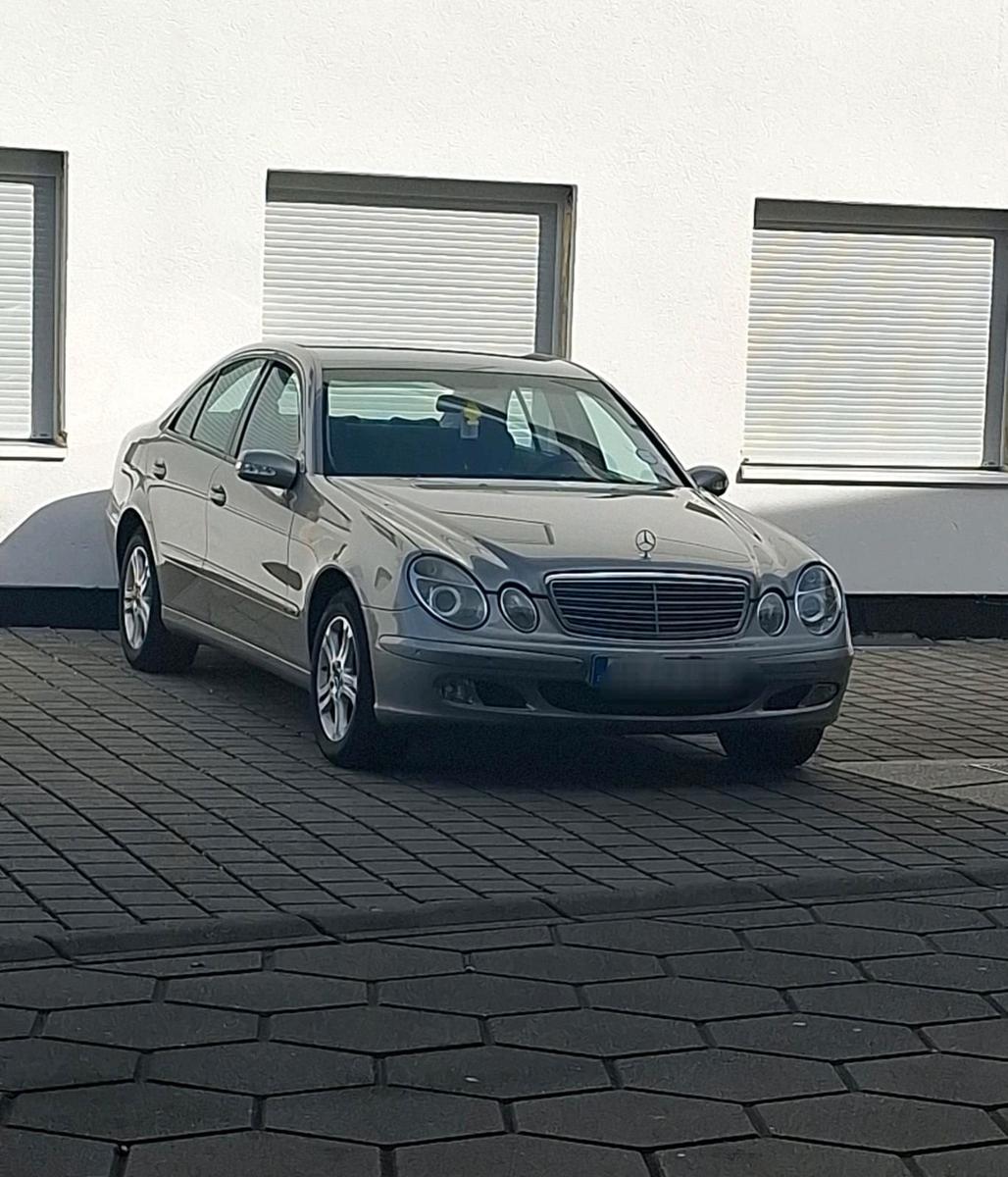 Mercedes-Benz E 320