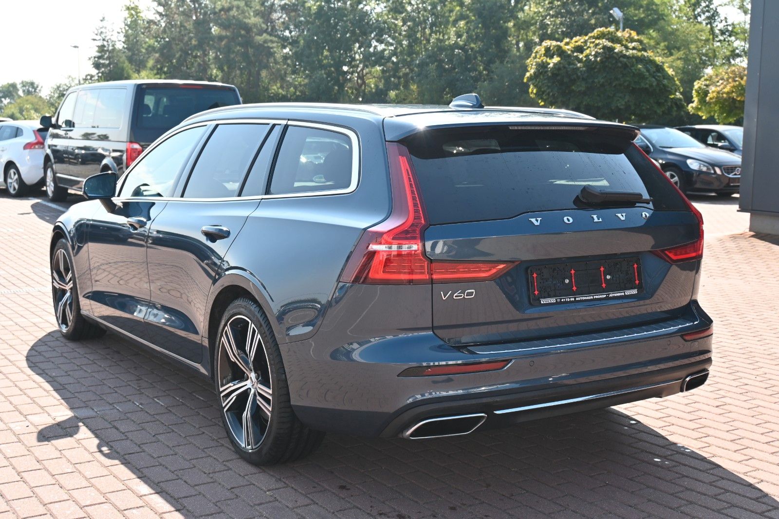 Fahrzeugabbildung Volvo V60 T6 Inscription AWD PHEV H&K*PANO*RFK*AHK*