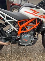 KTM Duke 390 - KTM VON 251 BIS 500 CCM