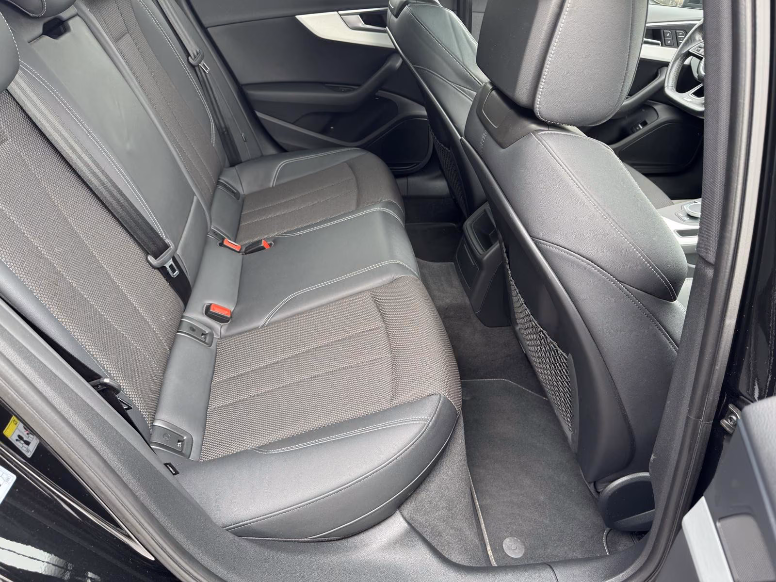 AUDI A4 AVANT 2.0 TFSI 190ch S-LINE BVM Pack sport Toit pano Sièges sport chauffants Historique présent - 2EME MAIN