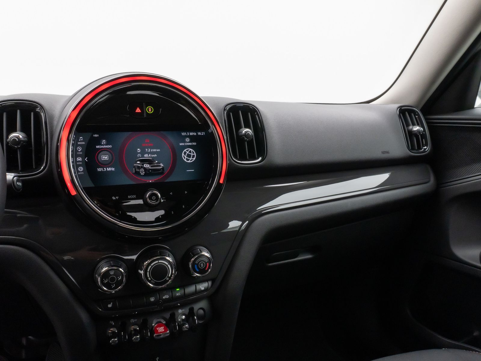 Fahrzeugabbildung MINI One Countryman Essential Trim Kamera AHK LED
