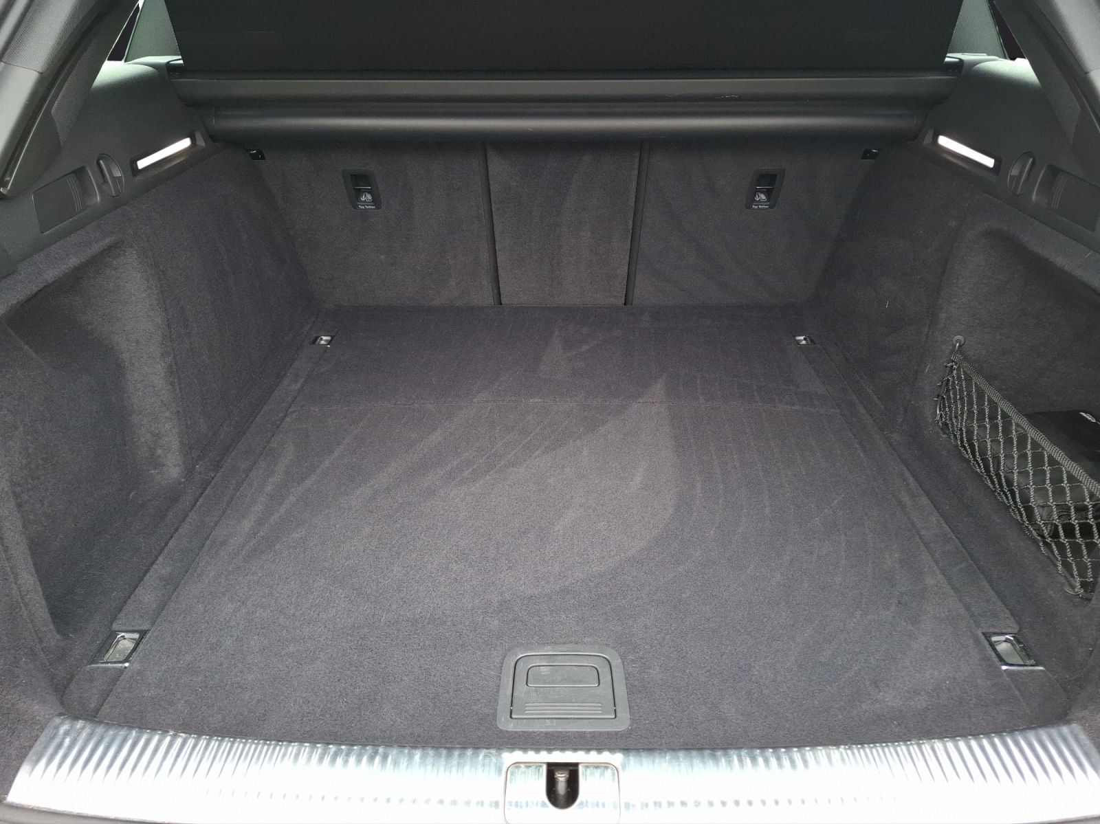 Fahrzeugabbildung Audi A4 Avant 35 TFSI advanced S-tronic LED Navi Lede