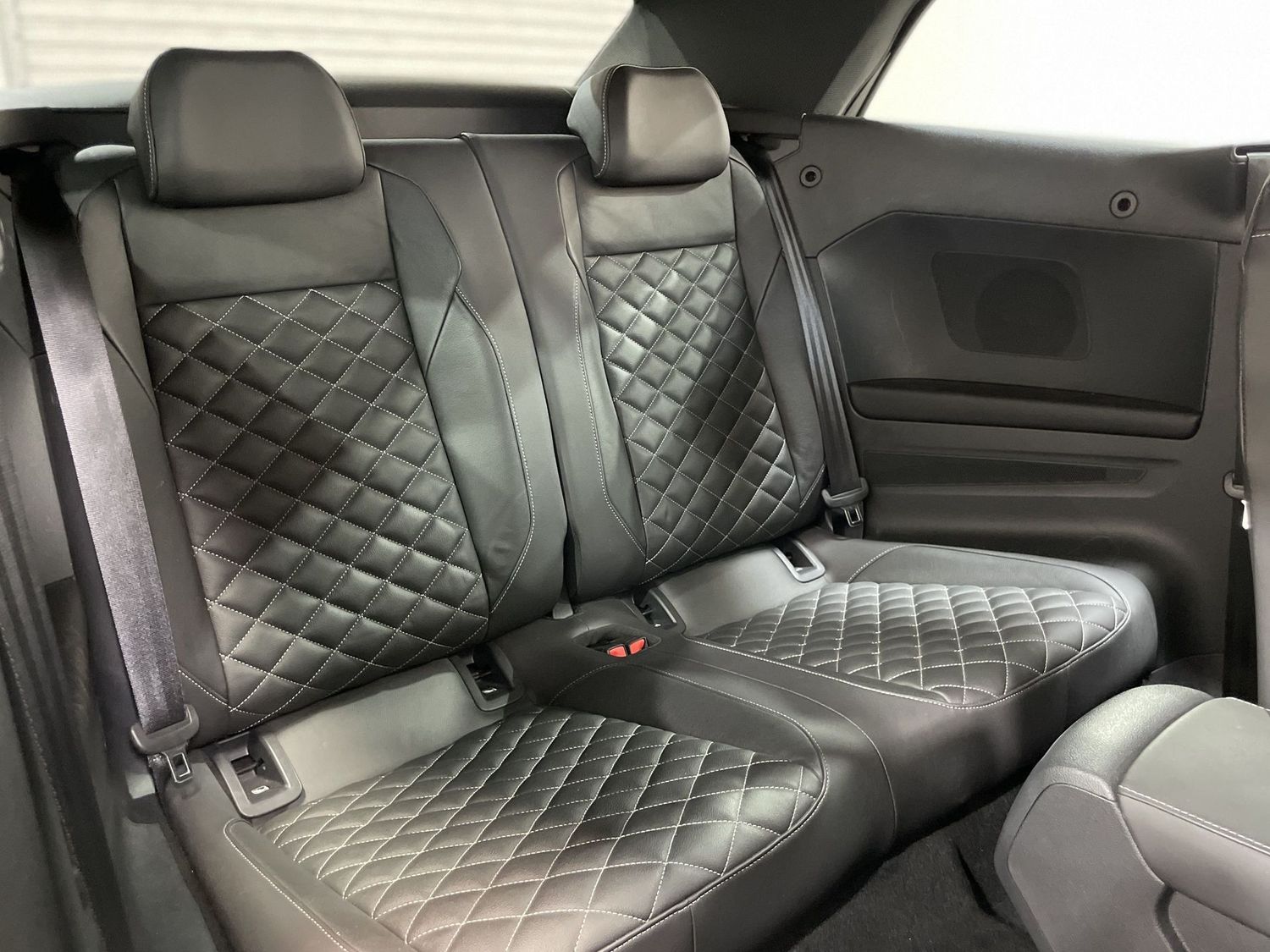 Fahrzeugabbildung Volkswagen T-Roc 1.5TSI R-Line DSG#LED#Leder#ACC#Spur