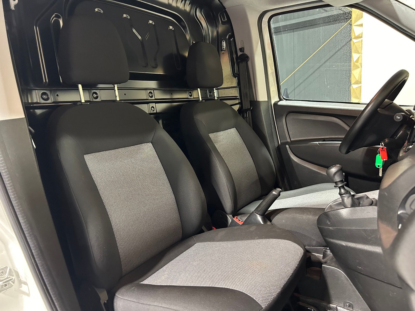 Fahrzeugabbildung Fiat Doblò MAXI/KAMERA/KLIMA/2-SITZ