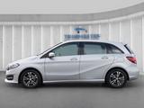Mercedes-Benz B 180 Style 8-fach bereift Scheckheftgepflegt - Mercedes-Benz B 180 mit Benzin-Antrieb: Limousine, Schaltgetriebe