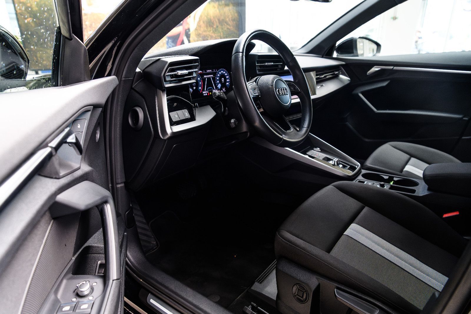 Fahrzeugabbildung Audi A3 30 TFSI S tronic advanced Sportback