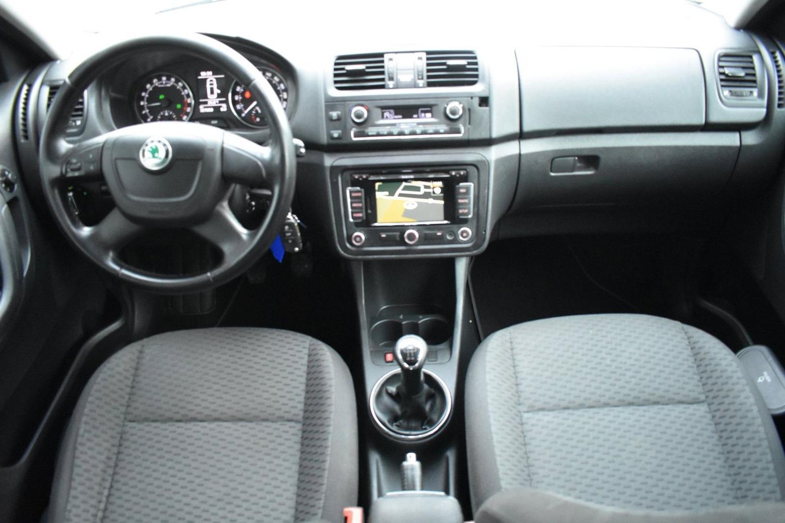 Skoda Fabia 2010 — rear view