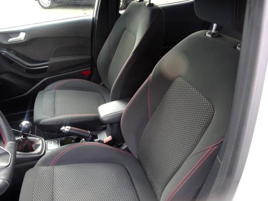 Fahrzeugabbildung Ford Fiesta 1.0 EcoBoost M-Hybrid ST-Line
