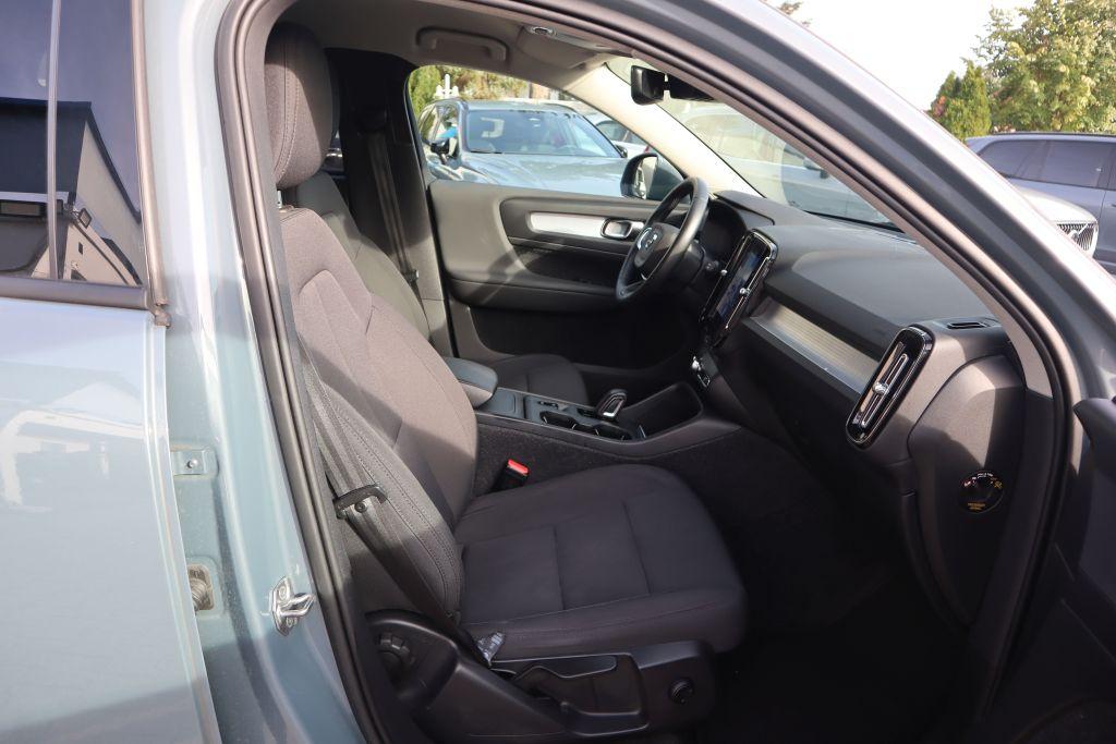 Volvo XC40 T3 Geartronic Momentum Pro|AHK|NAVI|R-CAM|