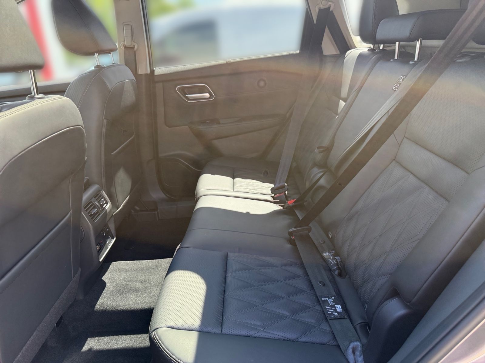 Fahrzeugabbildung Nissan X-Trail 1.5 VC-T e-Power Tekna+ e-4ORCE *7-Sitze