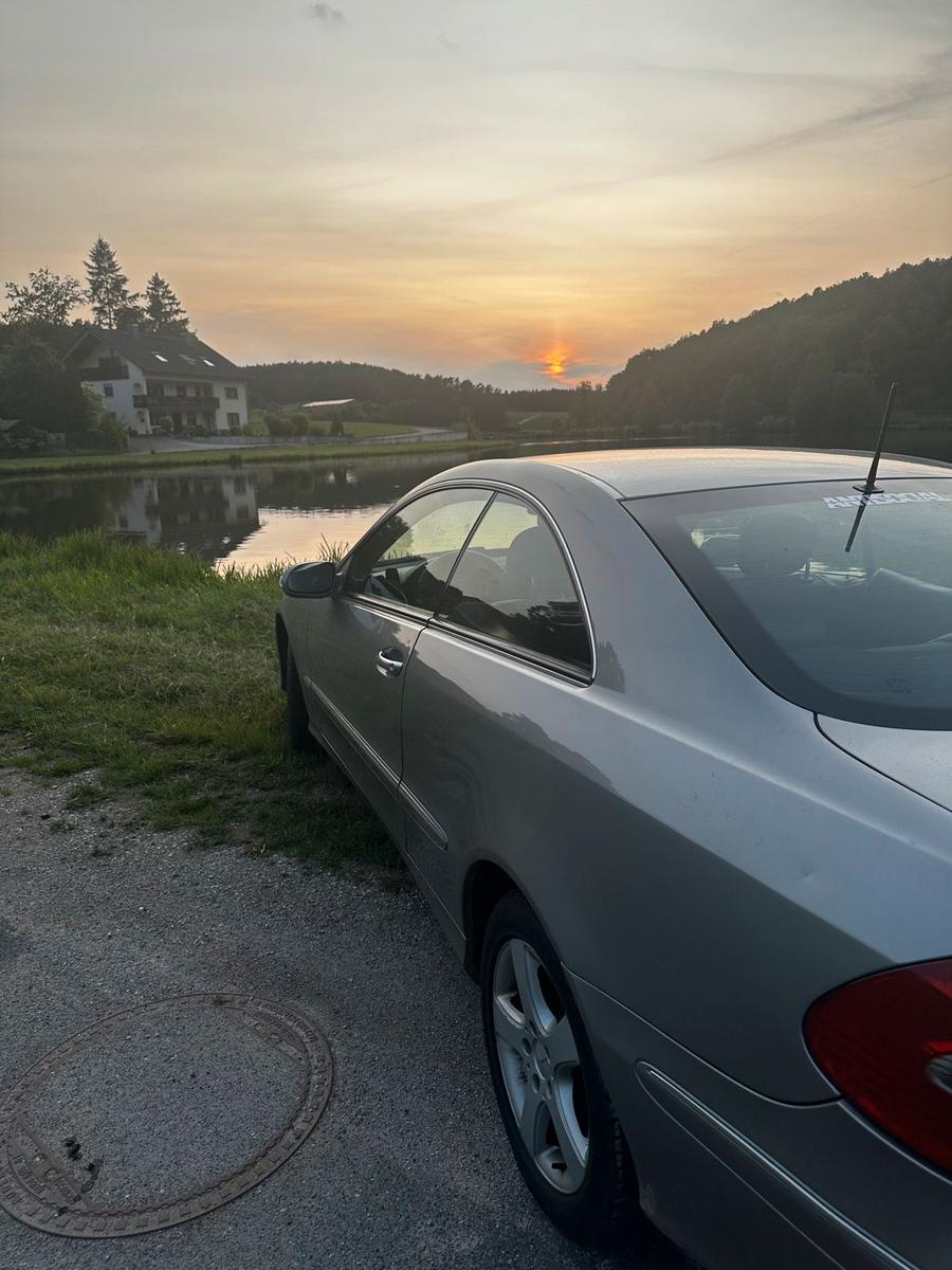 Mercedes-Benz CLK 220